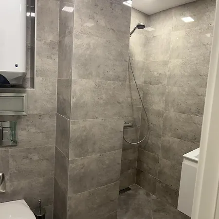 Fabulous New In Apartment *